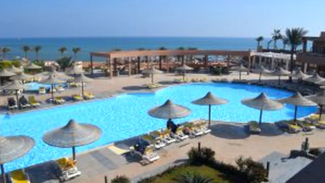 الفندق رومانس & أكوا بارك - العين السخنة